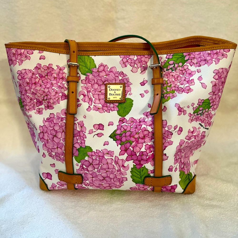 Dooney and Bourke tote